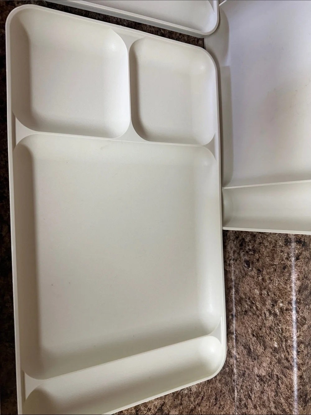Set of 5 beige Tupperware compartment Meal Trays Very Good used condition